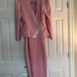 Dresses and Gowns for the Holiday Season